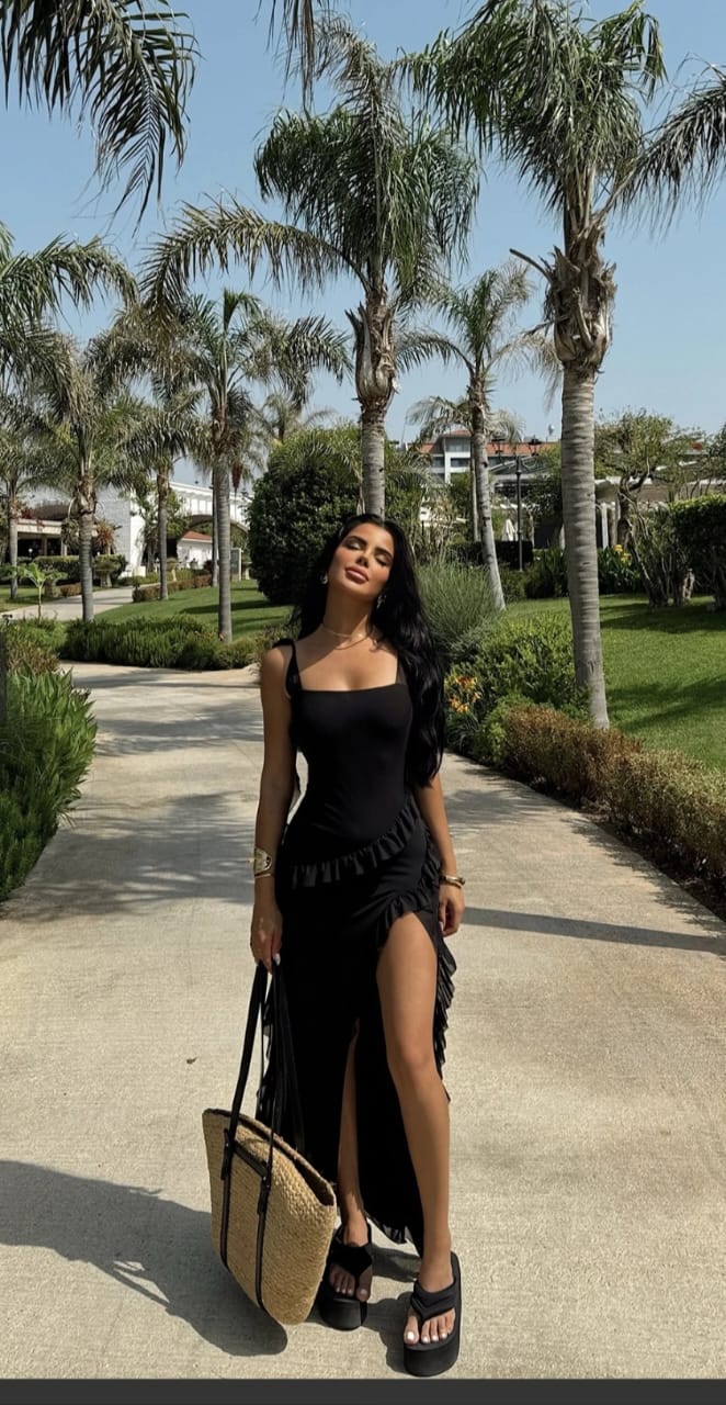 Black ruffles slit dress