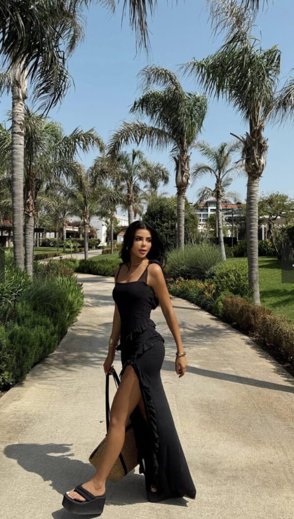 Black ruffles slit dress - Image 3